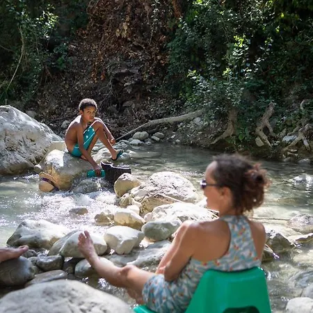 La Fontaine D'annibal مكان تخييم بوي ليه باروني